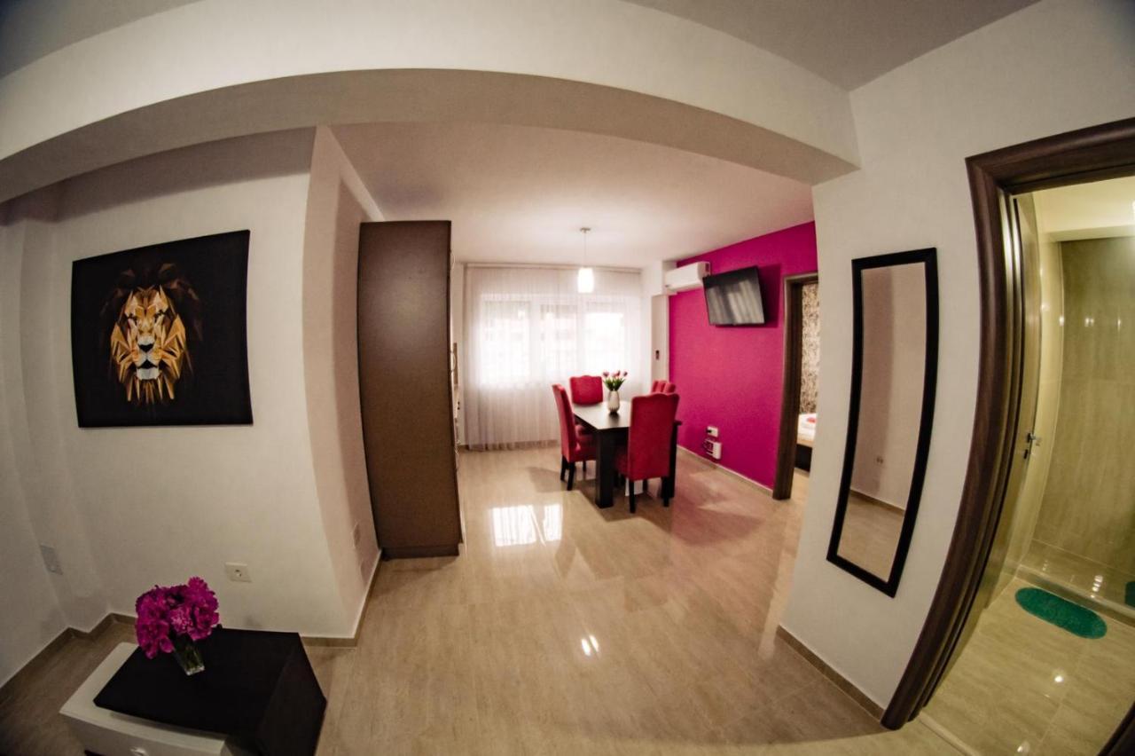Apartment Gabriela'S Home Oradea Dış mekan fotoğraf